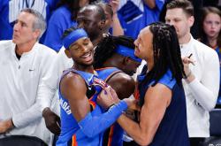 足彩-謝(xiè)伊·吉尔杰斯-亚历山大与贾巴尔和(hé)邓肯的比较