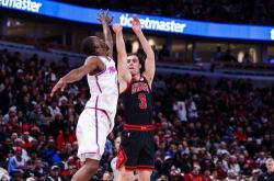 足球彩票-公牛力克热火，德(dé)罗赞关键開(kāi)云中(zhōng)投制胜