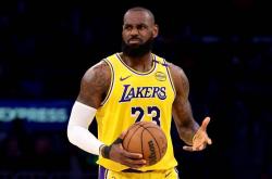 足彩-2025-26赛季NBA赛程解析：湖人勇士等四队霸榜全国直播，黄蜂最惨
