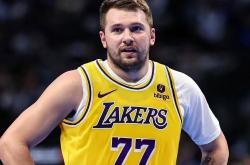 斯科蒂巴(bā)恩斯：猛龙的潜力新星，全能型前锋的未来。