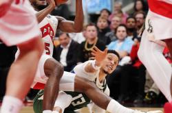 足彩-巴雷特关键球助猛龙110-108險(xiǎn)胜黄蜂