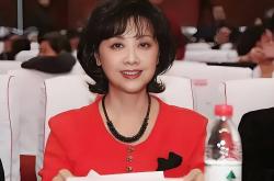 朱琳算不算顶级美人？对比赵丽颖，答案一目了然。