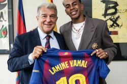 巴萨新星亚马尔正式继承传奇10号球衣