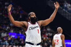 快船(chuán)队即将签约顶级得分手布拉德利比尔，对其他(tā)球队带来挑战