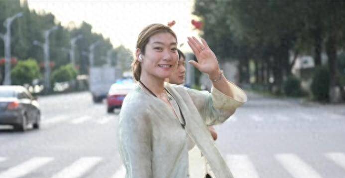 今天早上，女篮有喜讯，宫鲁鸣、李梦、韩旭最新消息