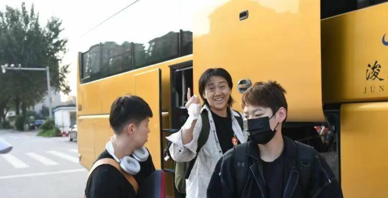 今天早上，女篮有喜讯，宫鲁鸣、李梦、韩旭最新消息