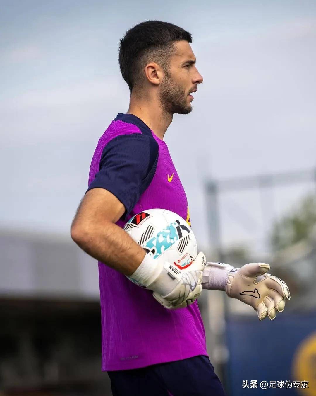 拉波尔塔：巴萨主动引援结束，期待的中锋引援没了