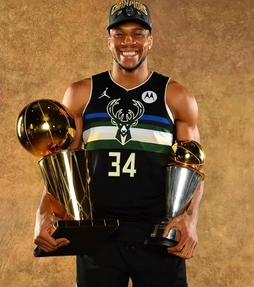 毫无疑问，NBA现役这8位球员，必定入选篮球名人堂！