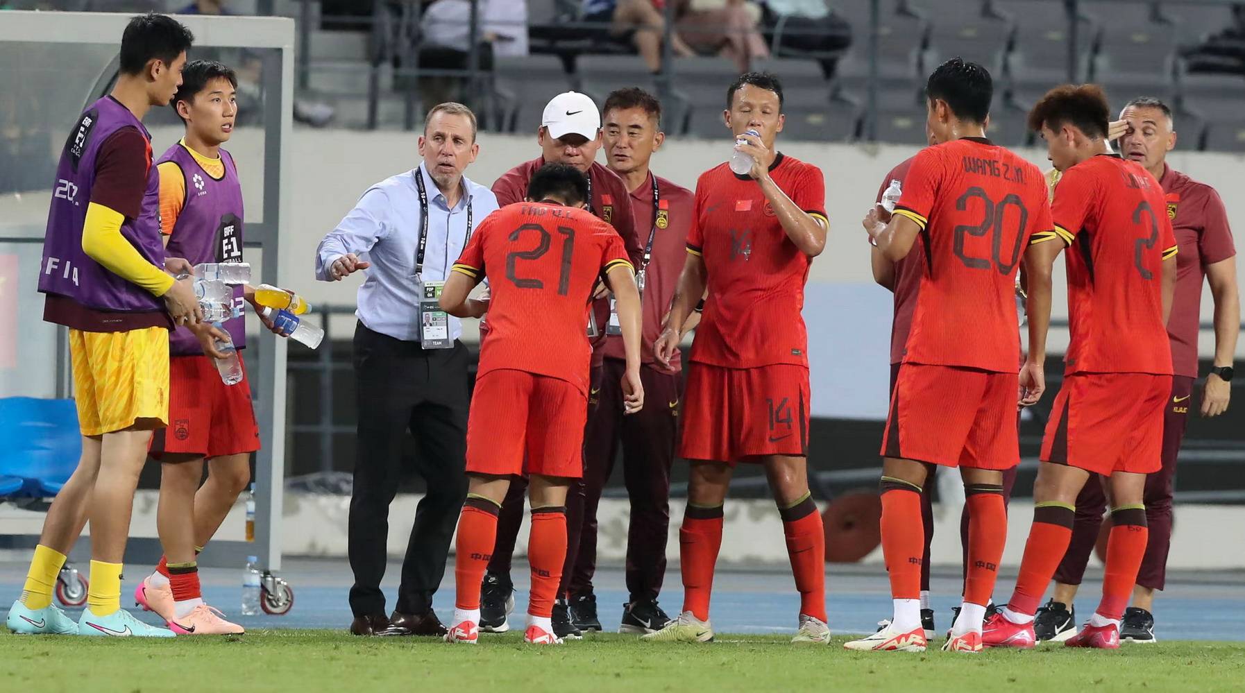 今日！CCTV5直播足球之夜，国足与女足东亚杯总结，腾讯转播NBA