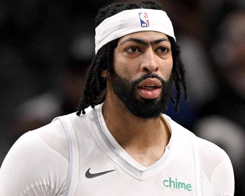 斯科蒂巴恩斯：猛龙的潜力新星，全能型前锋的未来。