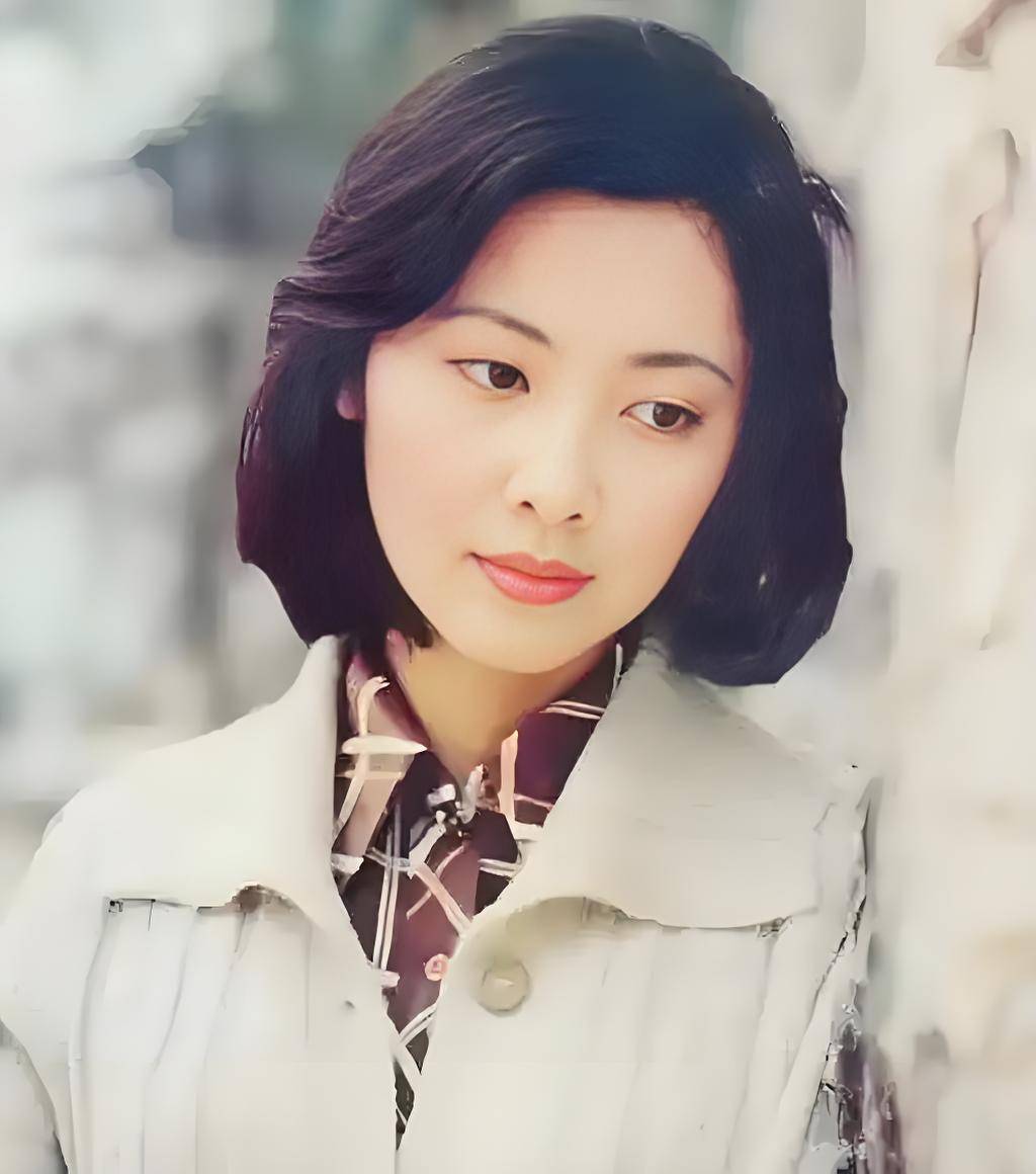 朱琳算不算顶级美女？对比赵丽颖，答案一目了然！