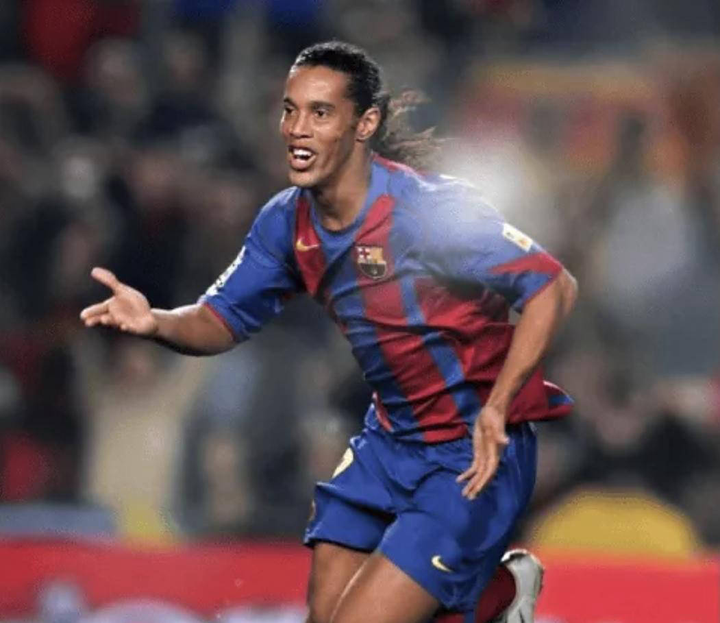 巴萨新星亚马尔正式继承传奇10号球衣