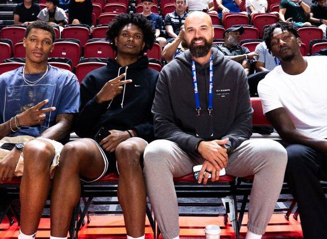 NBA夏联：谢泼德18分4断6失误领一级恶犯火箭负活塞吞两连败