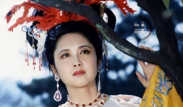 朱琳算不算顶级美女？对比赵丽颖后，答案自见分晓。