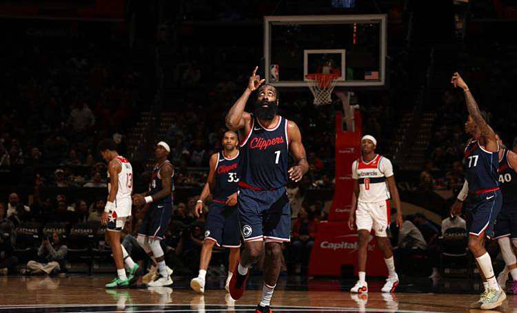 NBA宣布调整直播安排,鲍尔默前往总部抗议