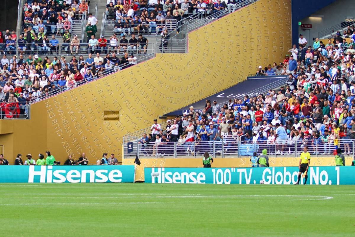 虎扑球迷认证的好搭子!百吋海信E8Q Pro让不看直播的你比铁杆更懂球