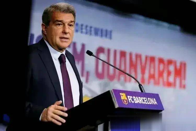 巴萨陷困境!梅西离队引耐克断约,球队如何自救?