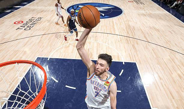 雷霆内线新星切特-霍姆格伦季后赛表现逐渐稳定，攻守兼备！