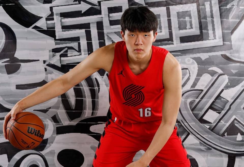 开拓者官宣季前赛赛程：杨瀚森有望两战勇士 还将与国王爵士交锋