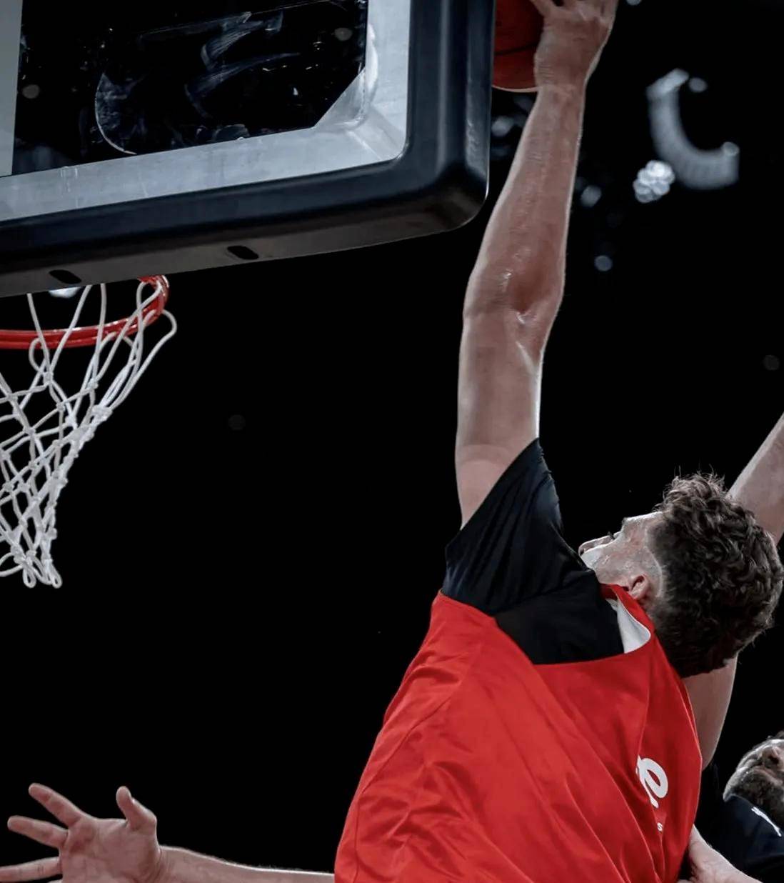 夏天苦练!阿尔佩伦·申京渴望成长,双塔战术助力他成火箭内线核心