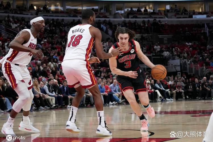 公牛力克热火，德罗赞关键开云中投制胜