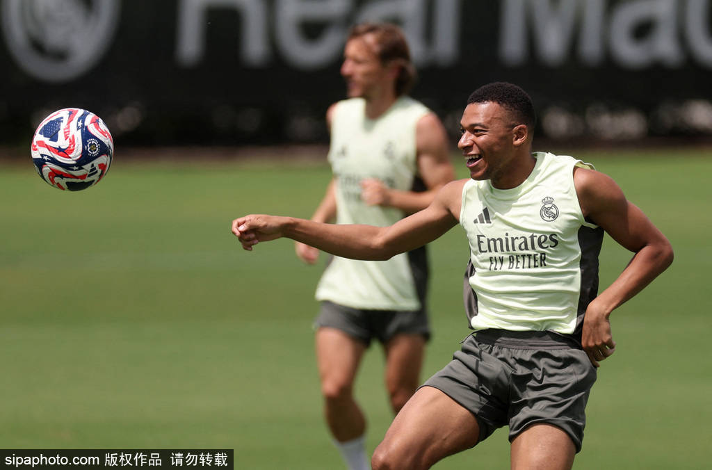 姆巴佩争议照片引爆网络!皇马晋级半决赛背后的故事