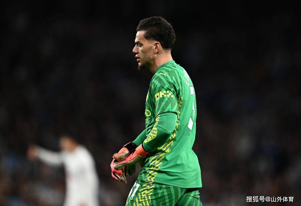 1500万欧！埃德森转会曼城瞄准多纳鲁马，阿森纳球迷质疑阿尔特塔战术