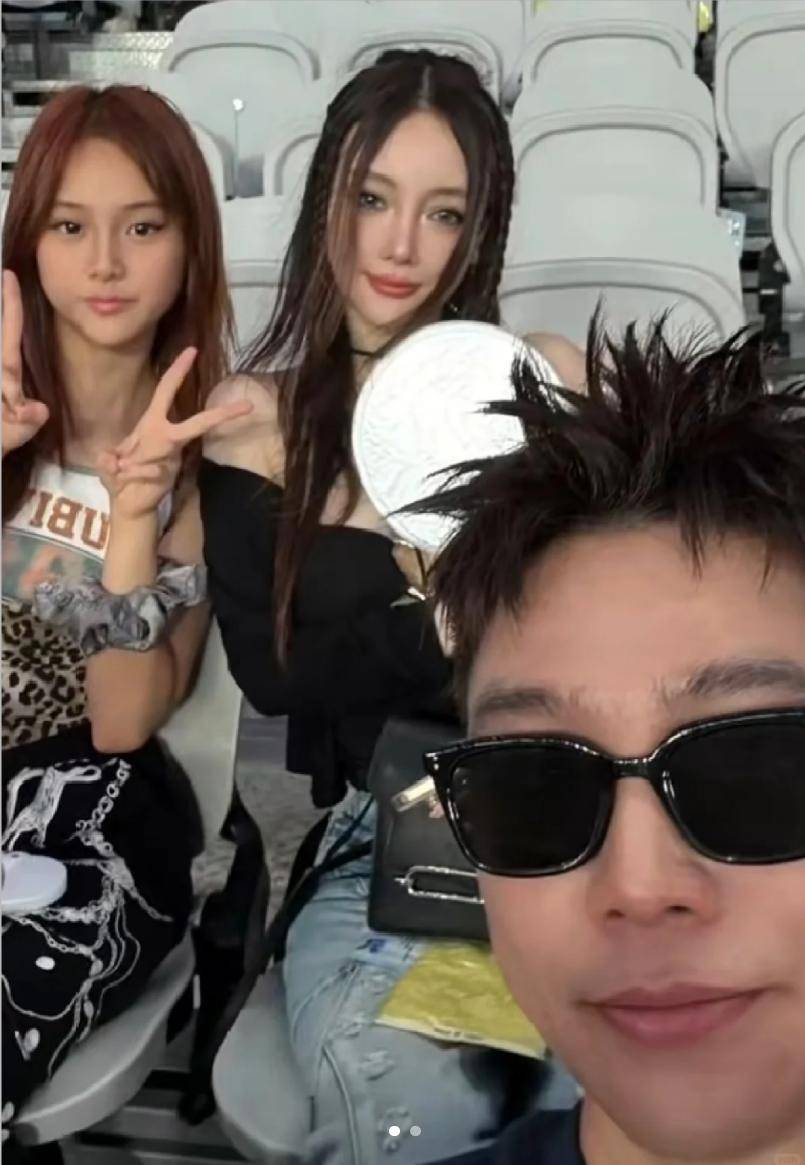 43岁李小璐复出试水,31岁PGone也参加音乐节,门票价格暴涨