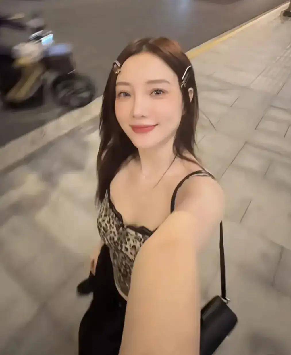 43岁李小璐复出试水,31岁PGone也参加音乐节,门票价格暴涨