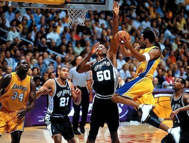 季后赛连克全部一阵球员夺冠,NBA仅库里达成