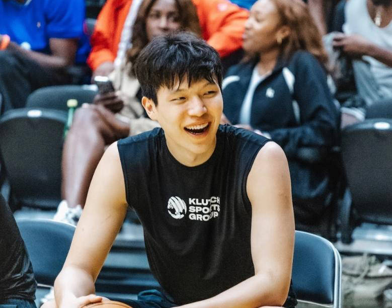 男篮4名球员留洋决心坚定！杨瀚森积极备战NBA，余嘉豪选择西班牙挑战！