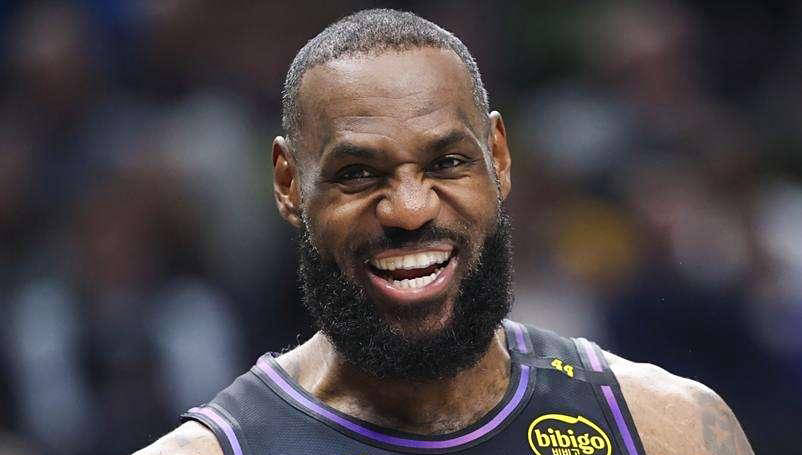 詹姆斯巧妙操控复出时机,湖人赛程曝光引发猜测