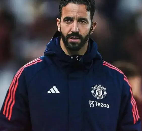 曼联开局惨淡,内讧升级,阿莫林下课成热门话题,球迷呼唤穆帅回归