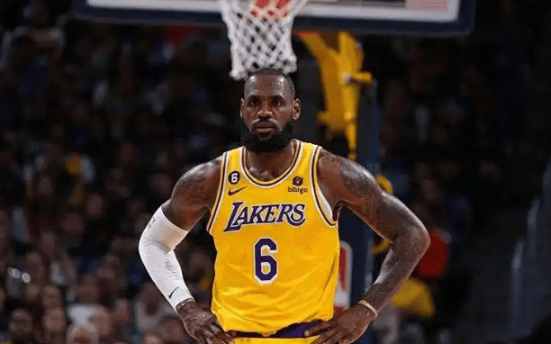 湖人两年4600万续约詹皇，附赠两“温情条款”促父子同台