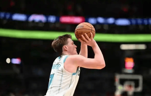 库里三分纪录保不住了？新秀场均3.7记三分，米勒：有望超越库里