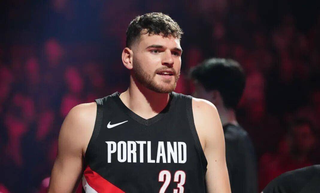 开拓者明日战雷霆，利拉德亨德森全伤退，杨瀚森临危受命有望登场