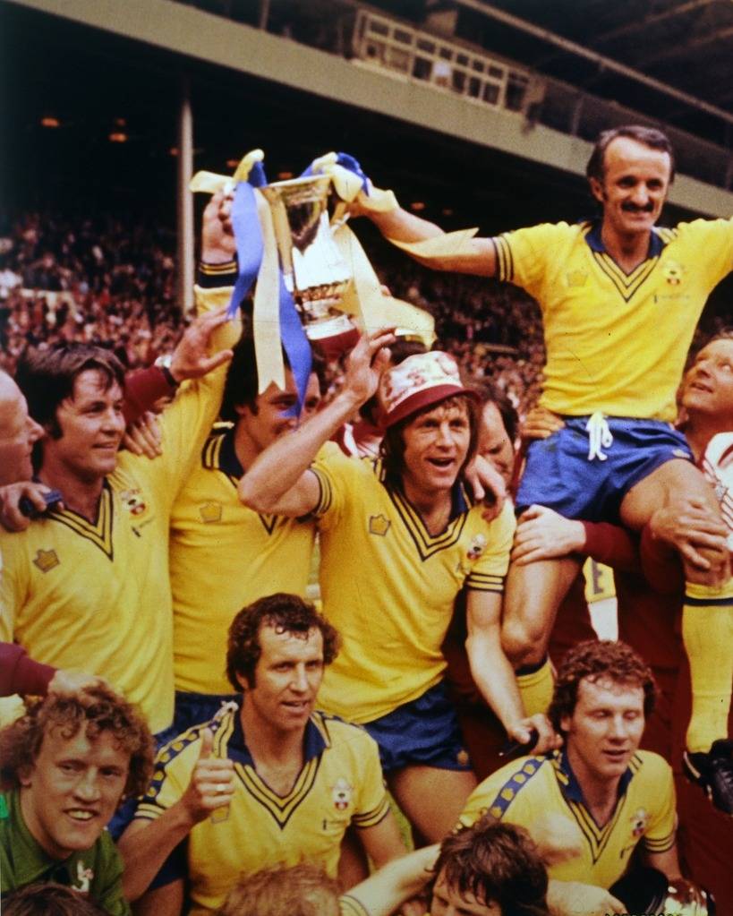 南安普顿足球俱乐部发布特别版纪念球衣