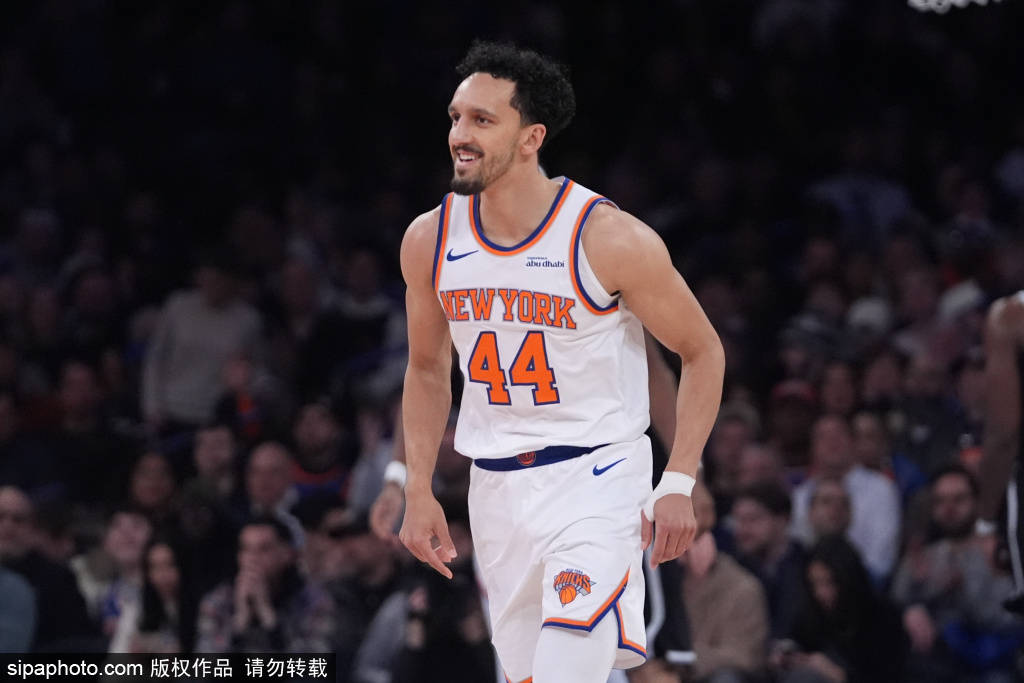 卡尔-安东尼-唐斯：对活塞之战“为进入系列赛建立了信心”——尼克斯进攻线索与战术映射